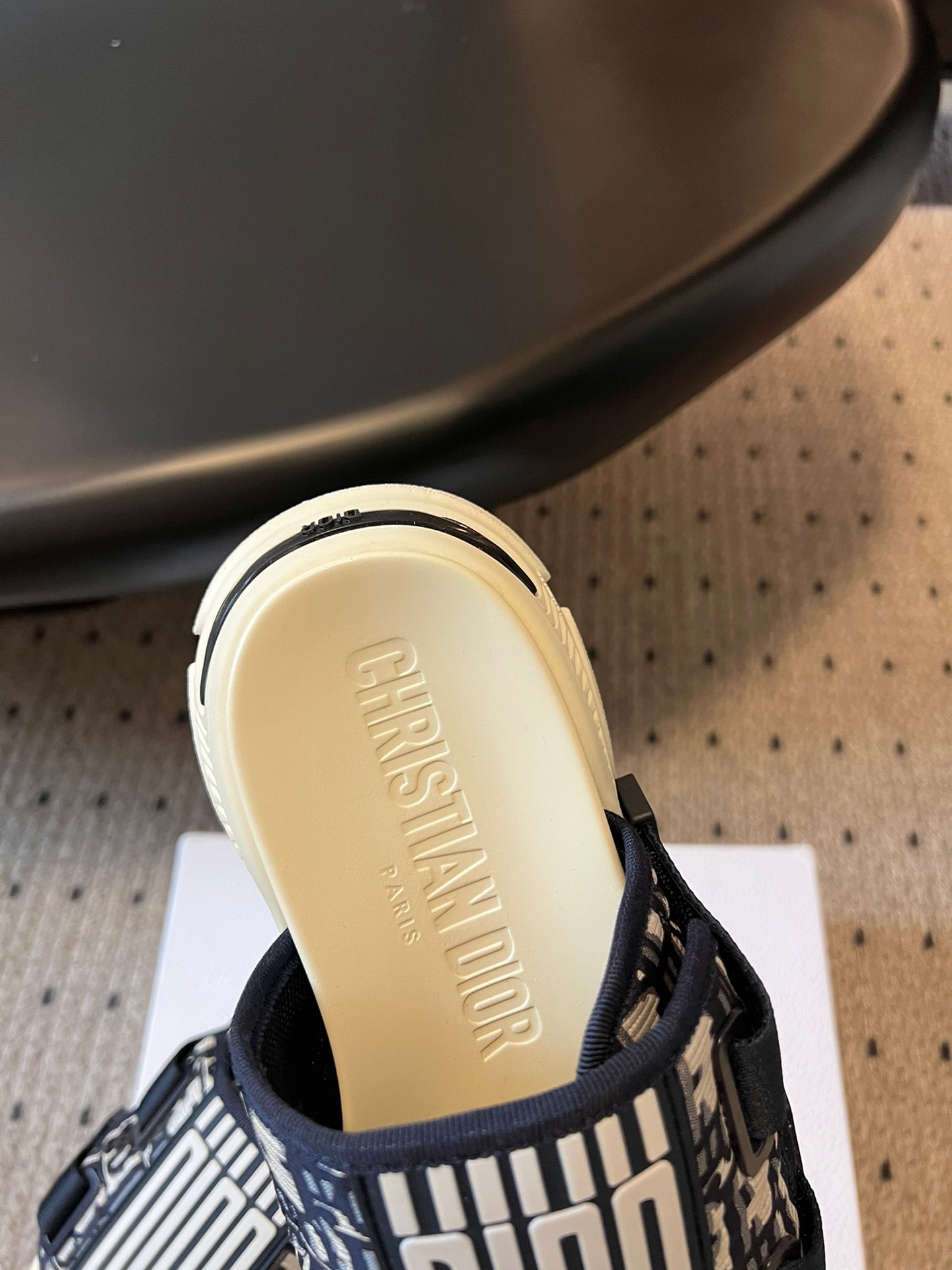 CHD D- wander  Slippers Woman 4 Color's 42