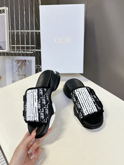 CHD D- wander  Slippers Woman 4 Color's 42