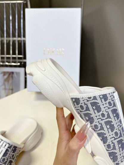 CHD D- wander  Slippers Woman 4 Color's 42