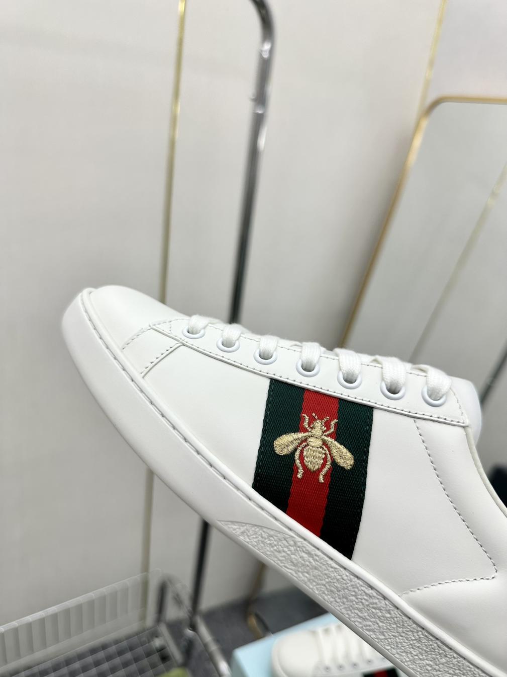 GU  Iconic Sneakers Unisex 2 Color WOW - SALE-