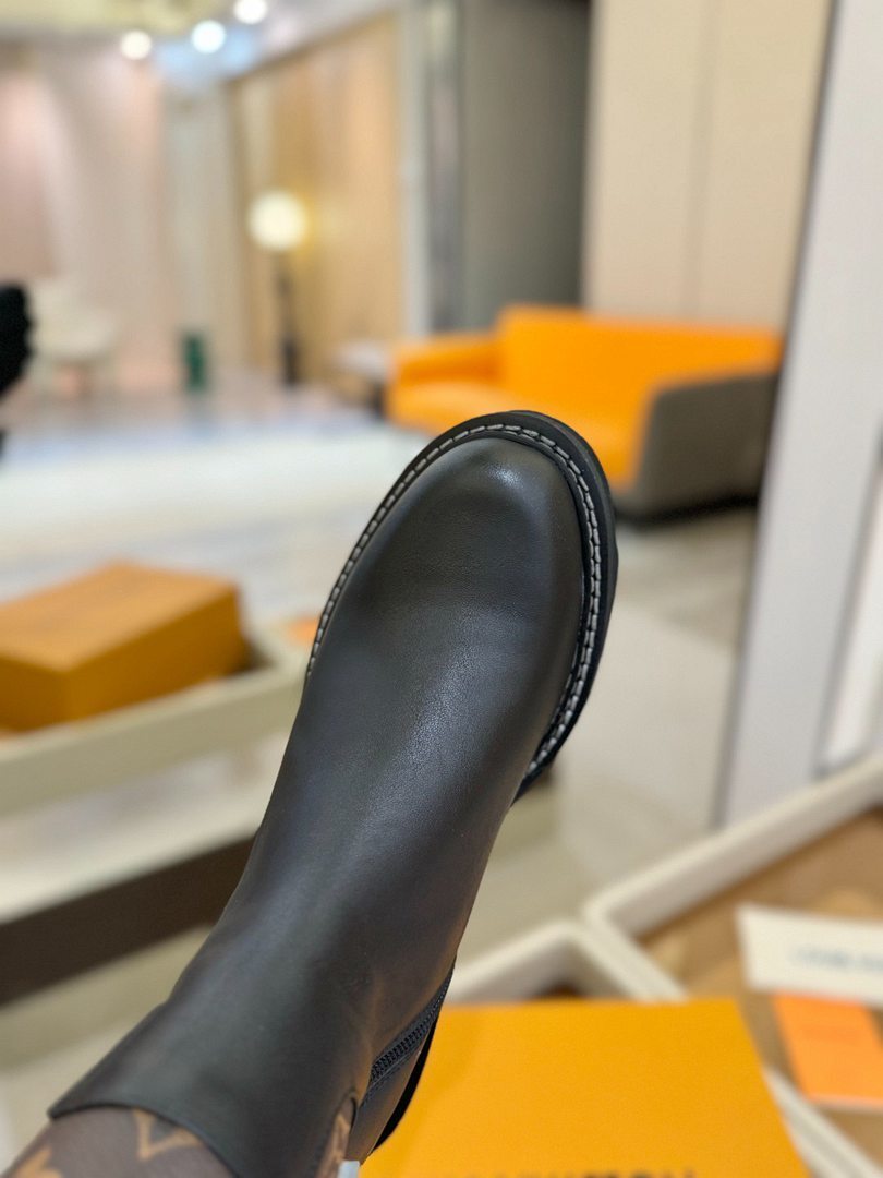 LU Boots Woman