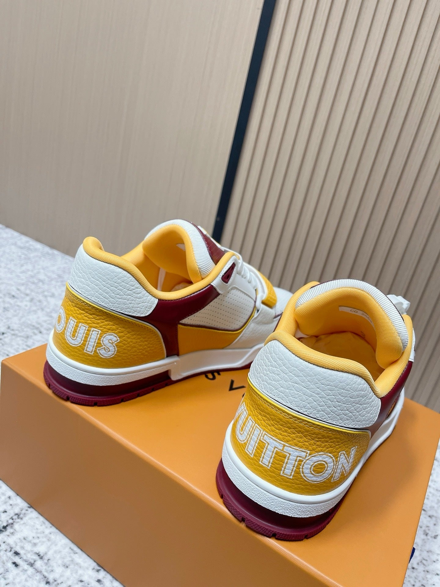 LU Sneakers trainers