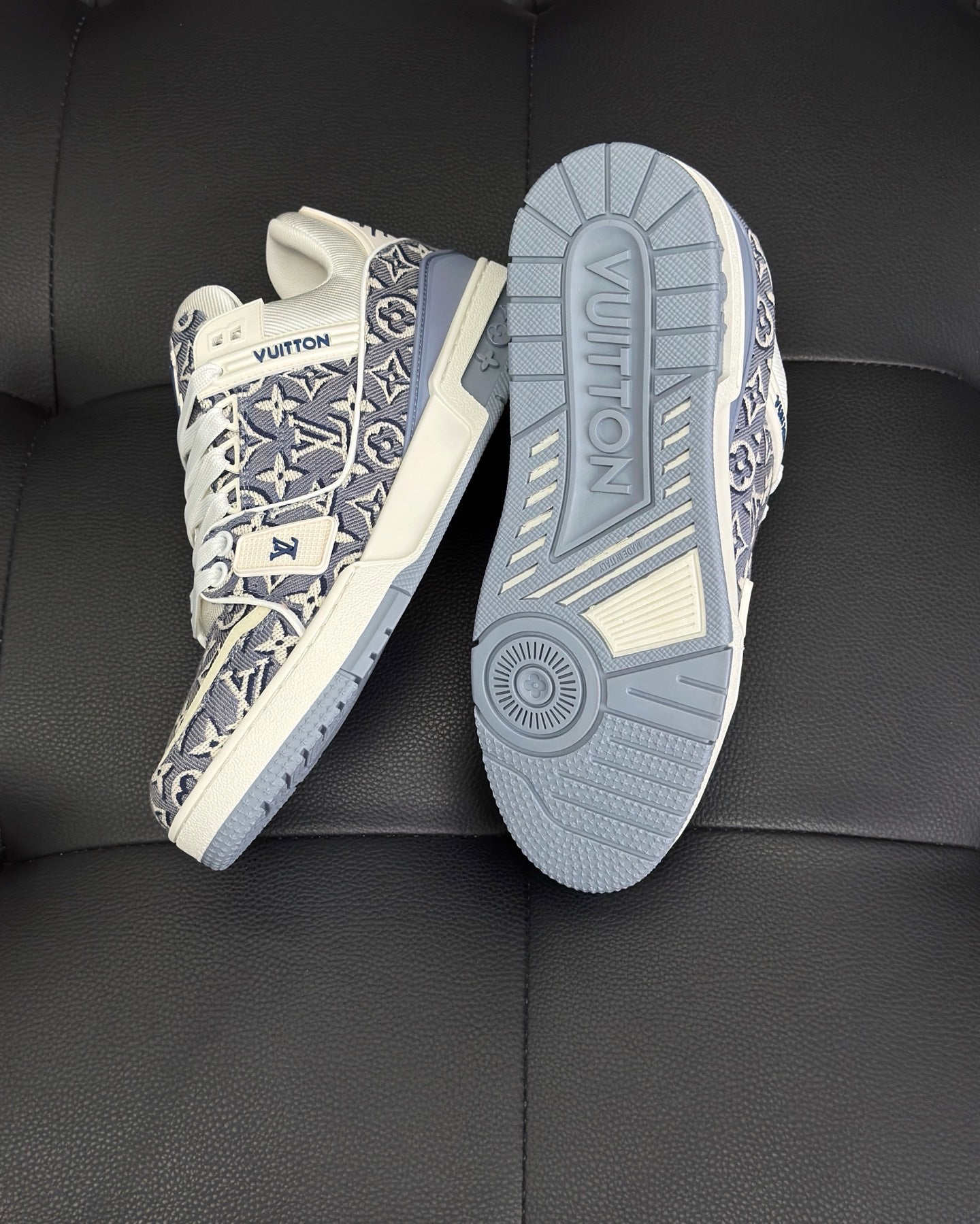 LU  Sneakers  Runner