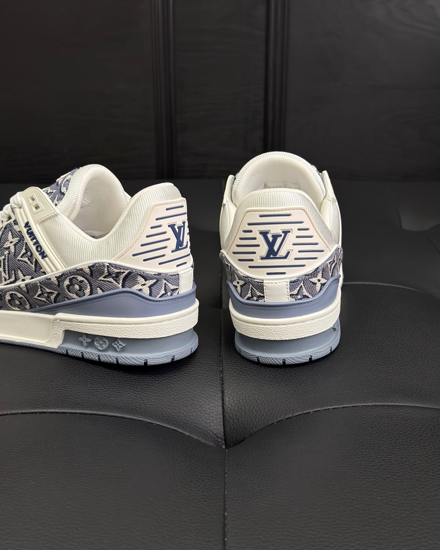 LU  Sneakers  Runner