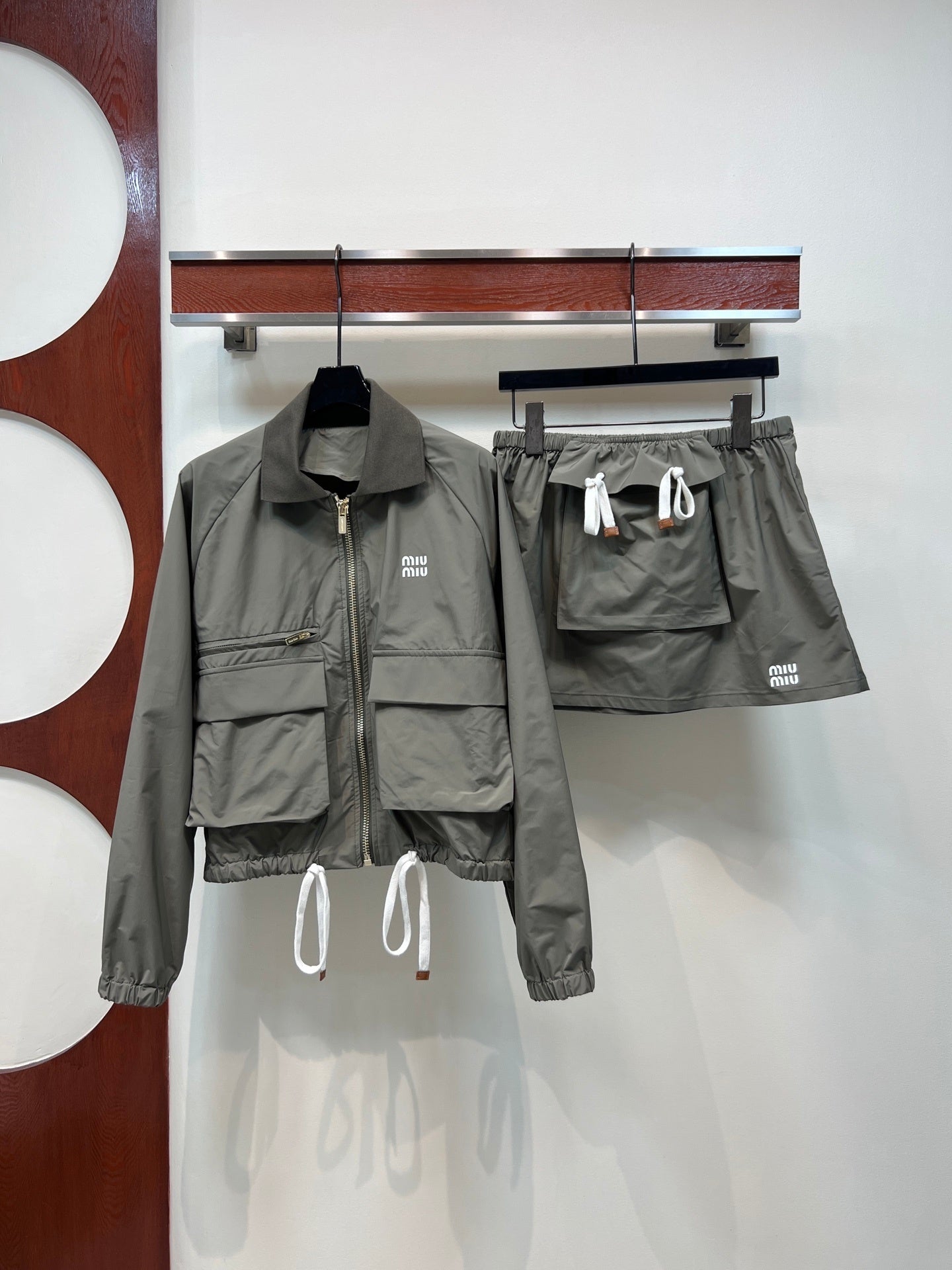 MI MI  Crepe Jacket Skirt Set Woman