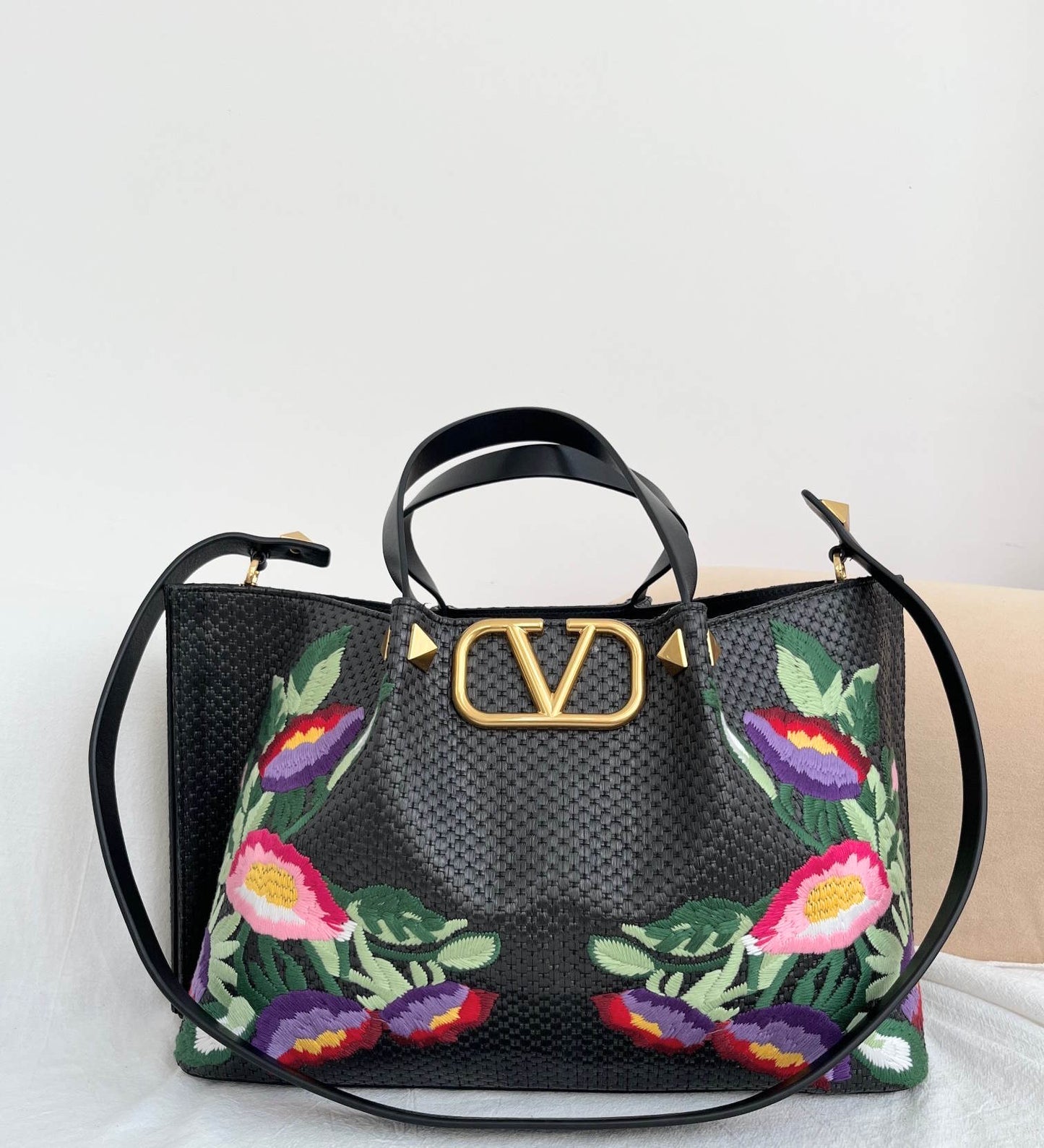 CV  Logo Raffia Tote Bag 2 Color's 35 cm