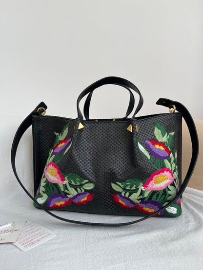 CV  Logo Raffia Tote Bag 2 Color's 35 cm