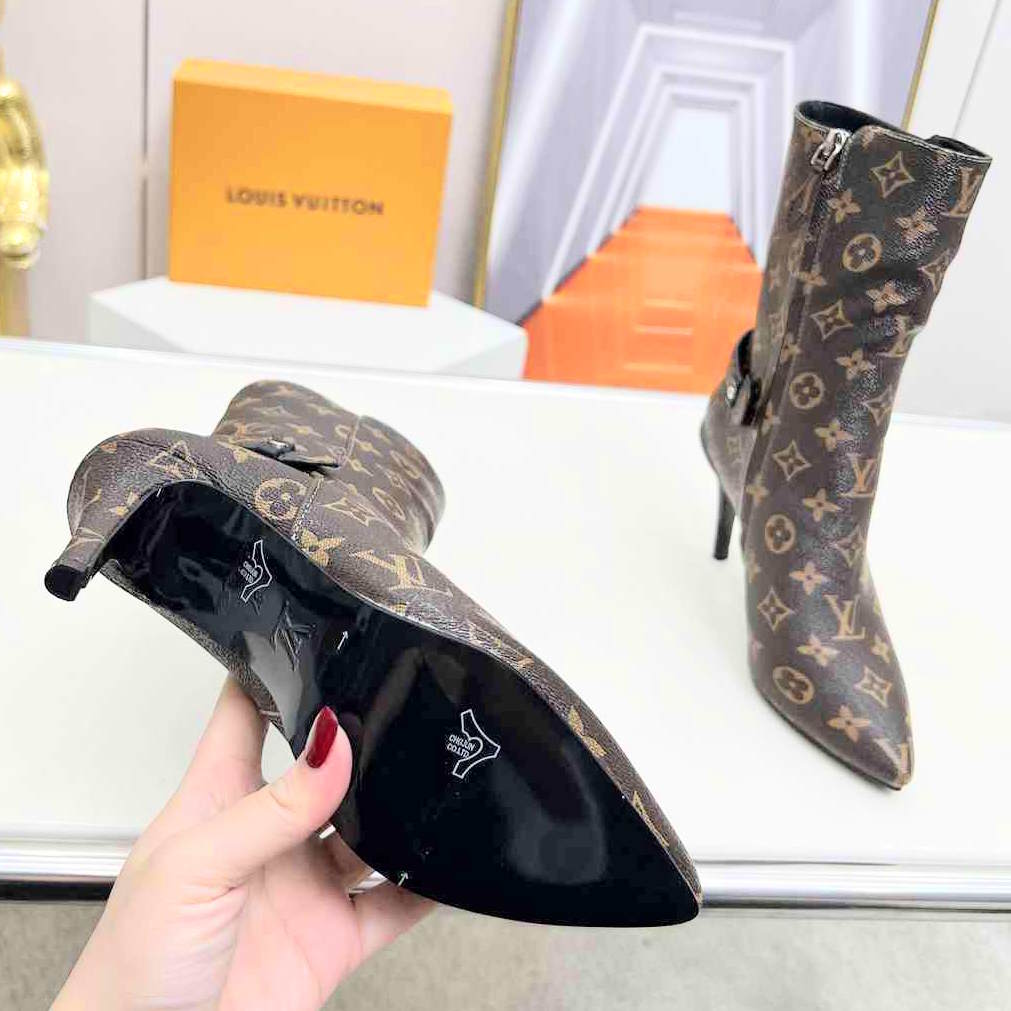 LU Woman Boots High Heels 42