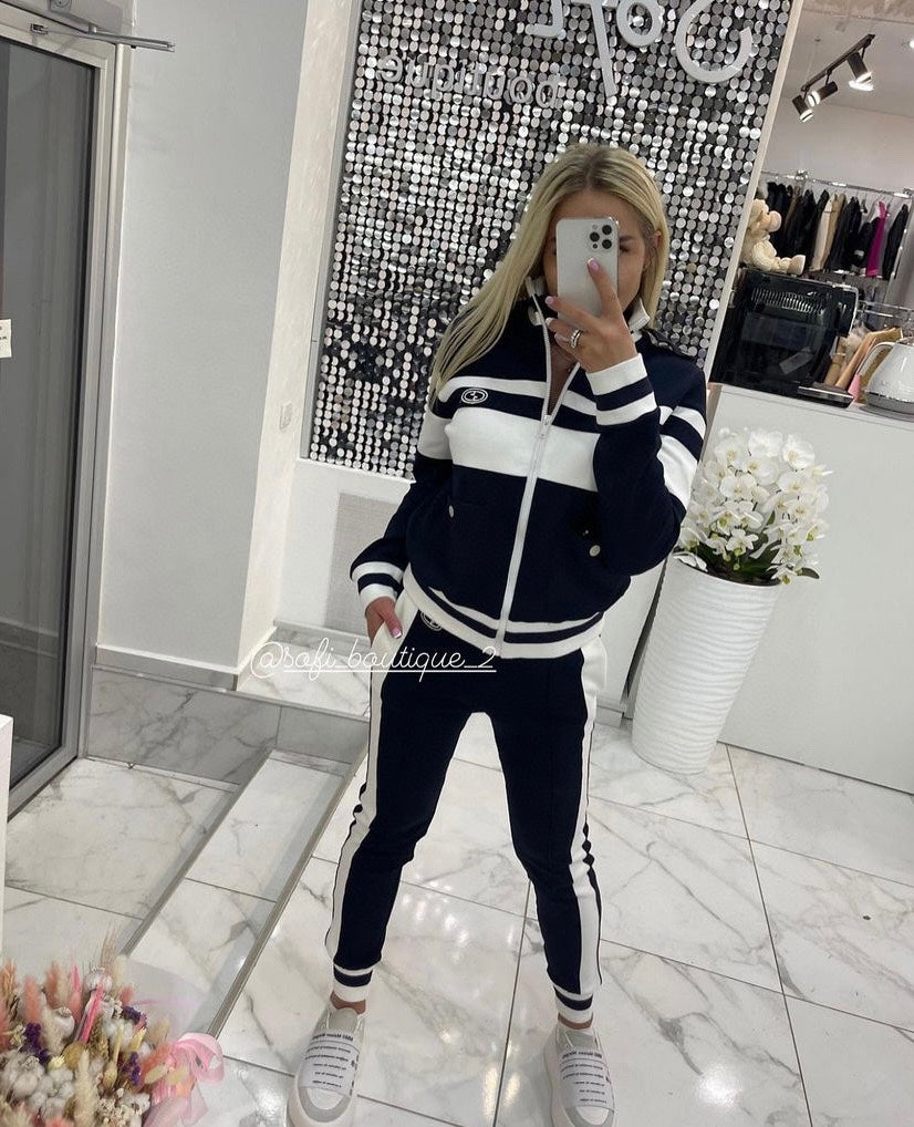 GU  Sport Suits  Woman