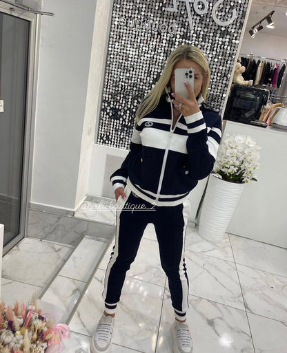 GU  Sport Suits  Woman