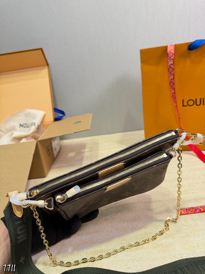 LU Multi Pochette Bag 24 cm