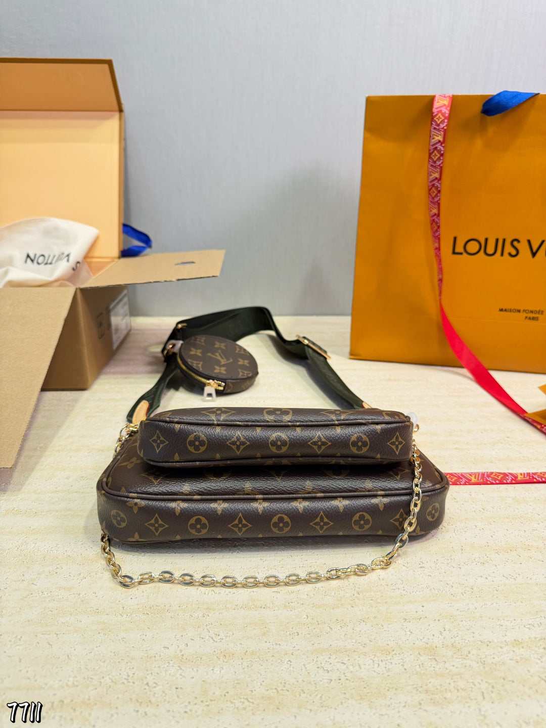 LU Multi Pochette Bag 24 cm
