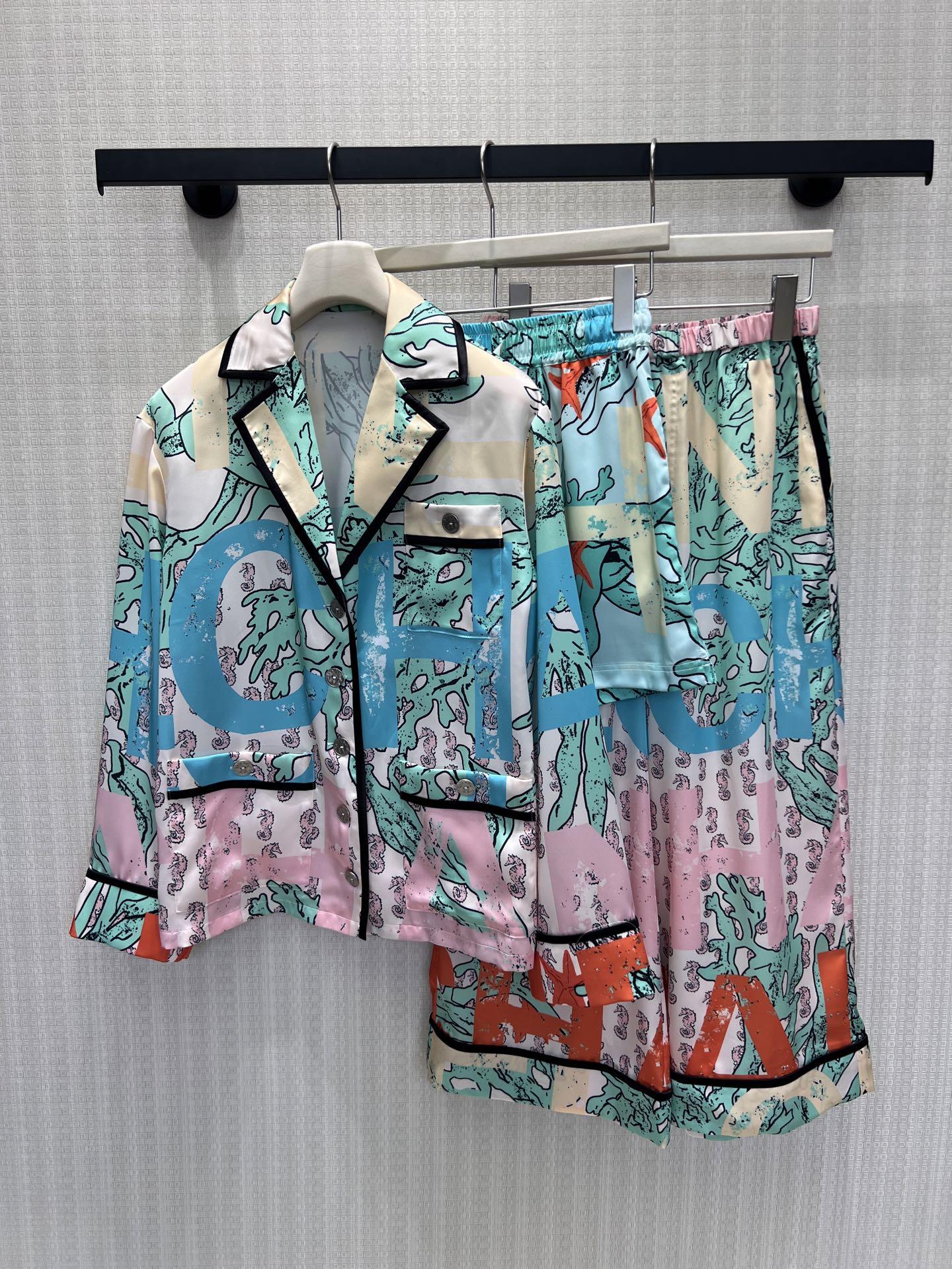 CHL Beach collection  Woman  jacket and pants set  GQ