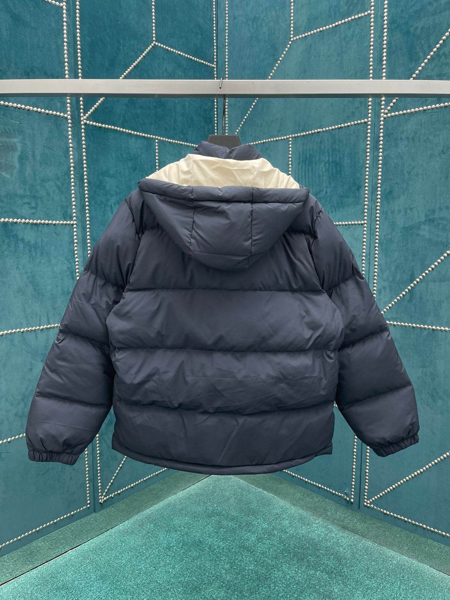 GU Man Down Jacket IOFF