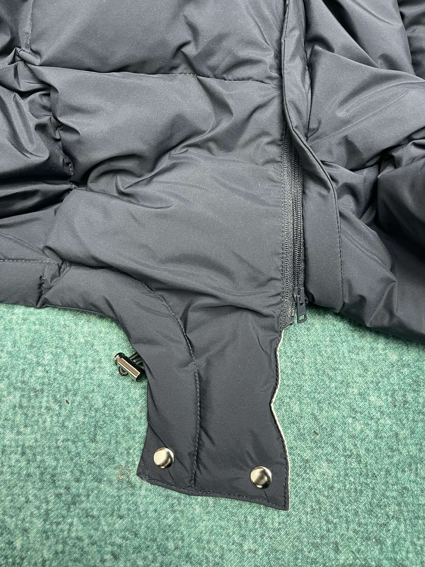 GU Man Down Jacket IOFF