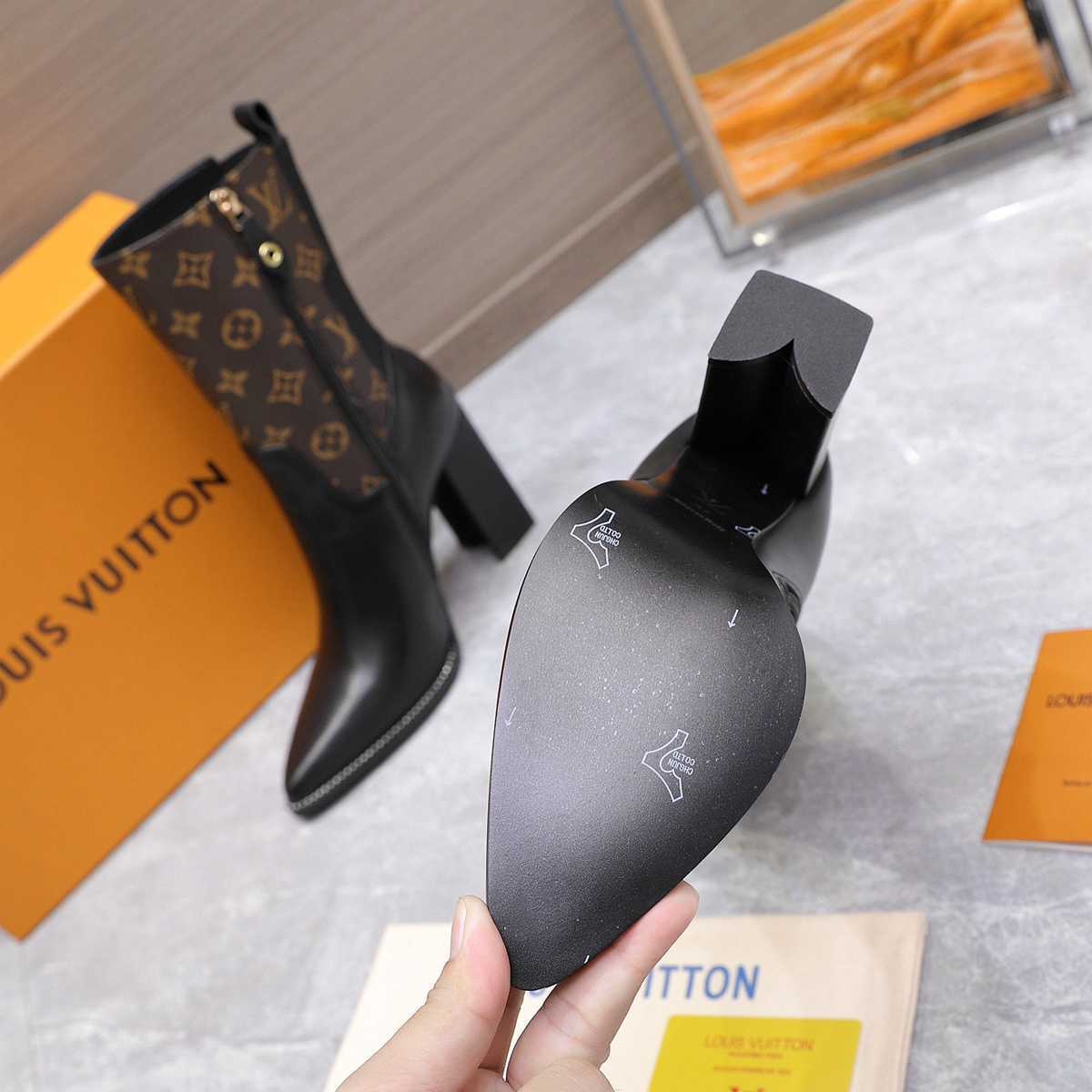 LU Boots Woman