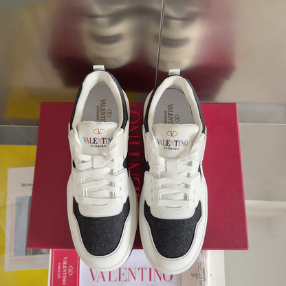 CV Sneakers 2 Color's
