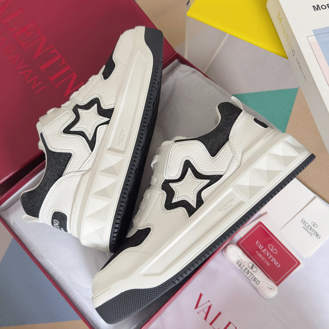 CV Sneakers 2 Color's