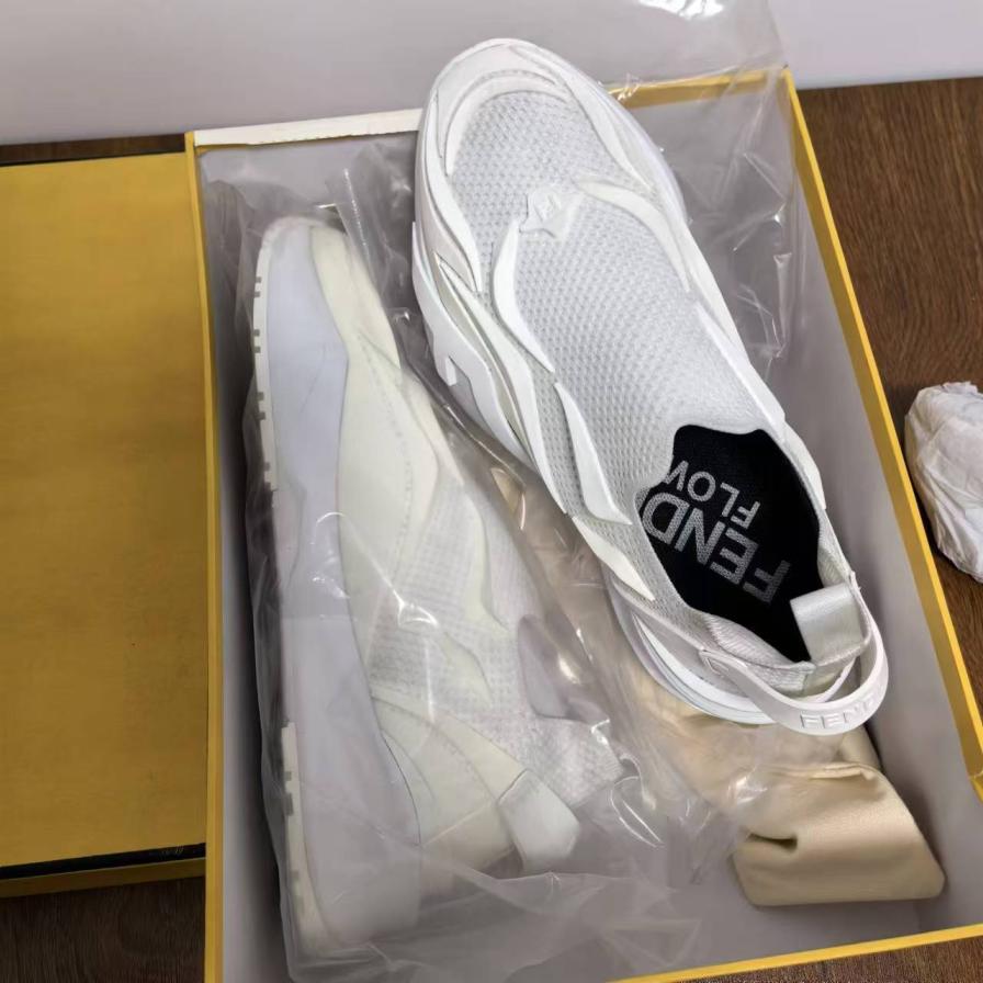 FEN Iconic Sneakers Woman  WOW - SALE- only SIZE 39