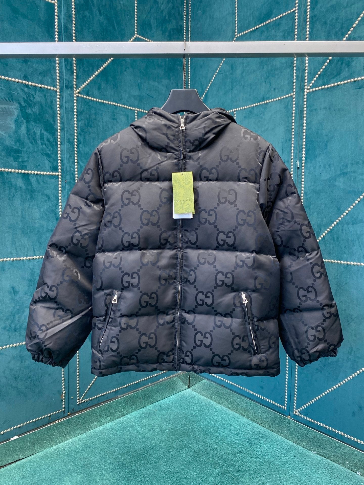 GU Man Down Jacket 2 Color 's IOFF