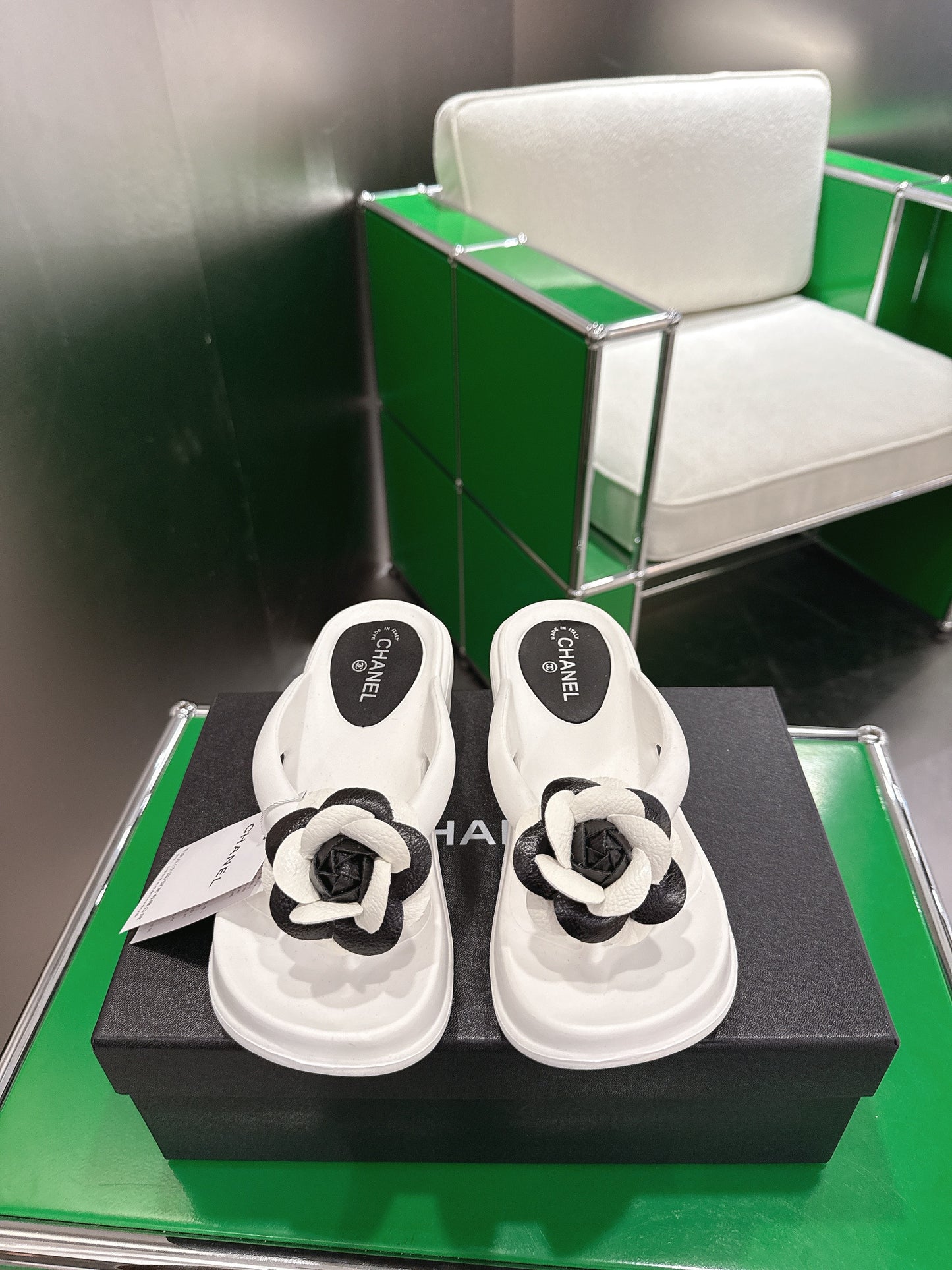 CHL slippers sandals  Woman 2 Color's