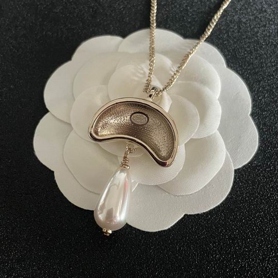 CHL Fashion Necklace