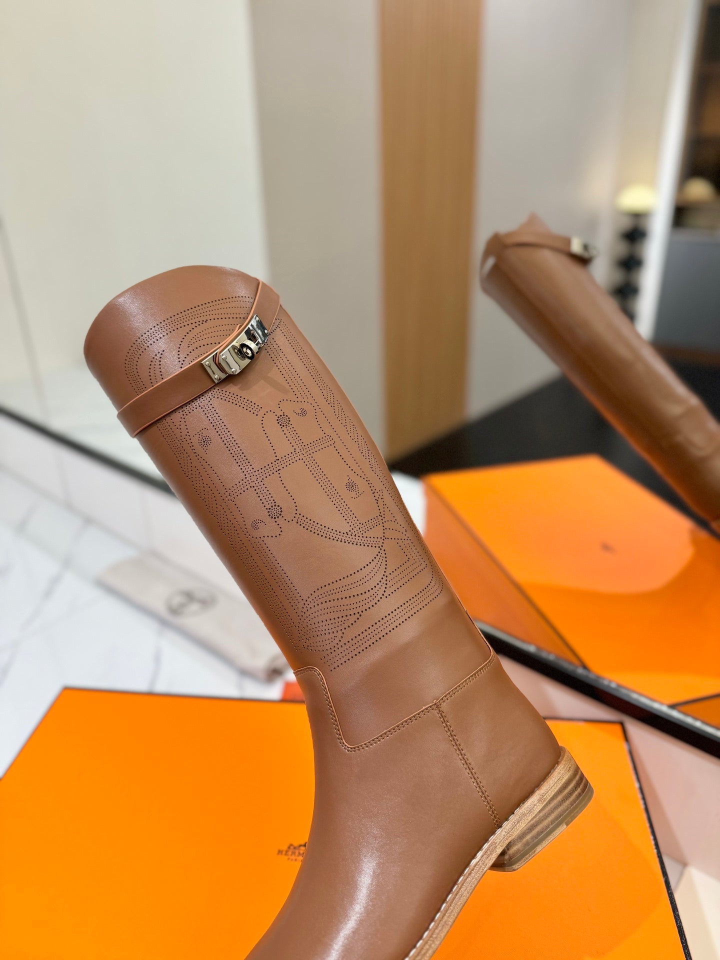 HRM  Boots  42