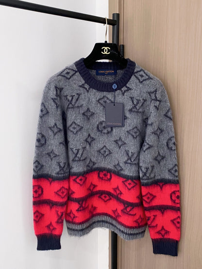 LU  Sweater Woman