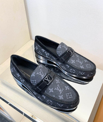 LU Shoes Monogram Man