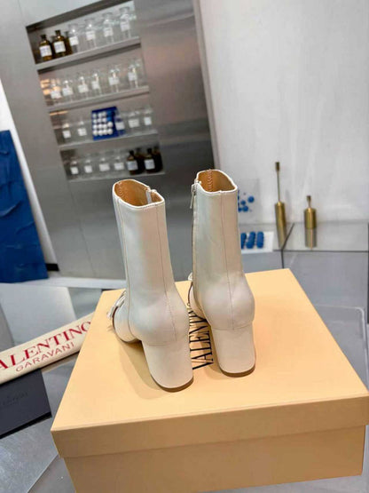 C V  Woman Boots 2 Color's