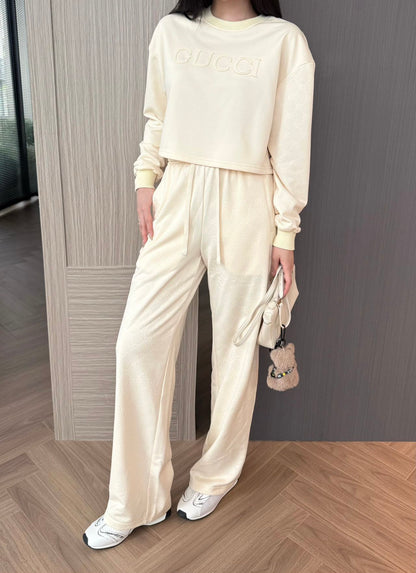 GU  Sport Suits  Woman