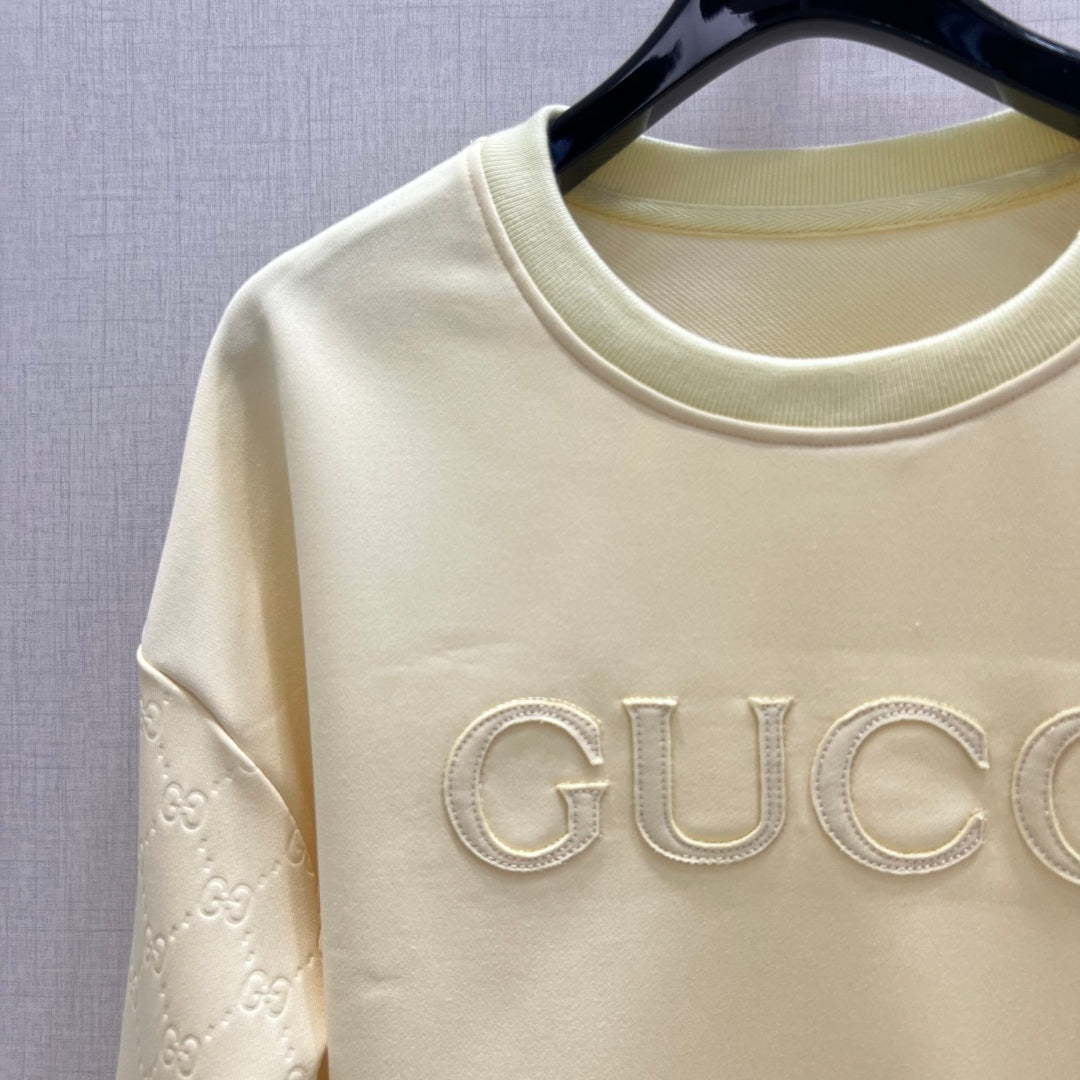 GU  Sport Suits  Woman