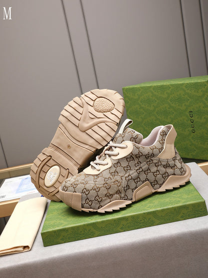 GU  Sneakers