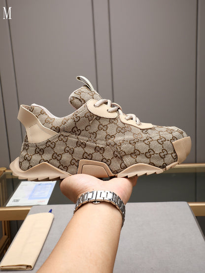 GU  Sneakers