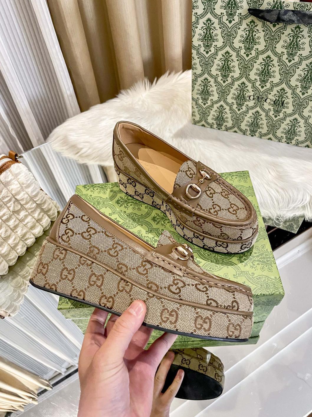 GU   Shoes  Woman Size  -SALE -