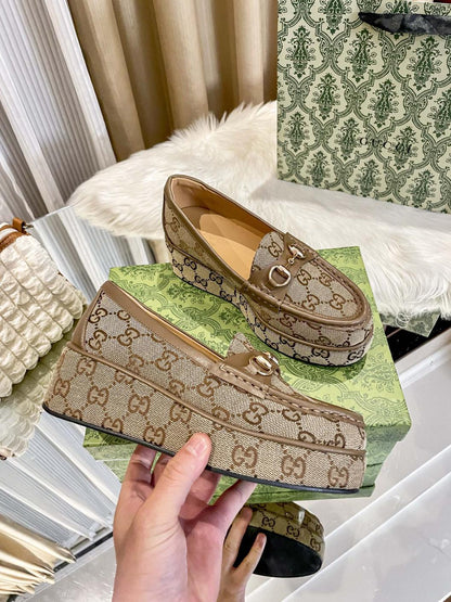 GU   Shoes  Woman Size  -SALE -