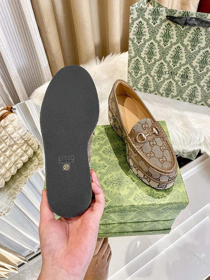 GU   Shoes  Woman Size  -SALE -