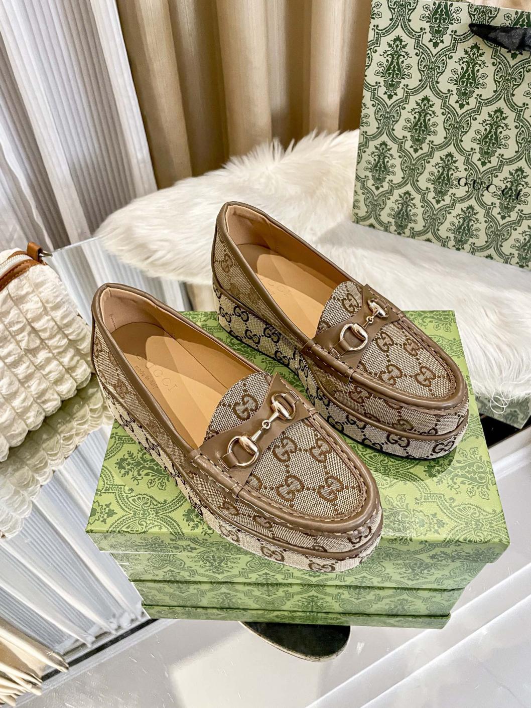GU   Shoes  Woman Size  -SALE -