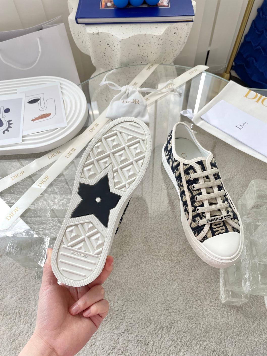CHD  Iconic Sneakers Woman  WOW - SALE-