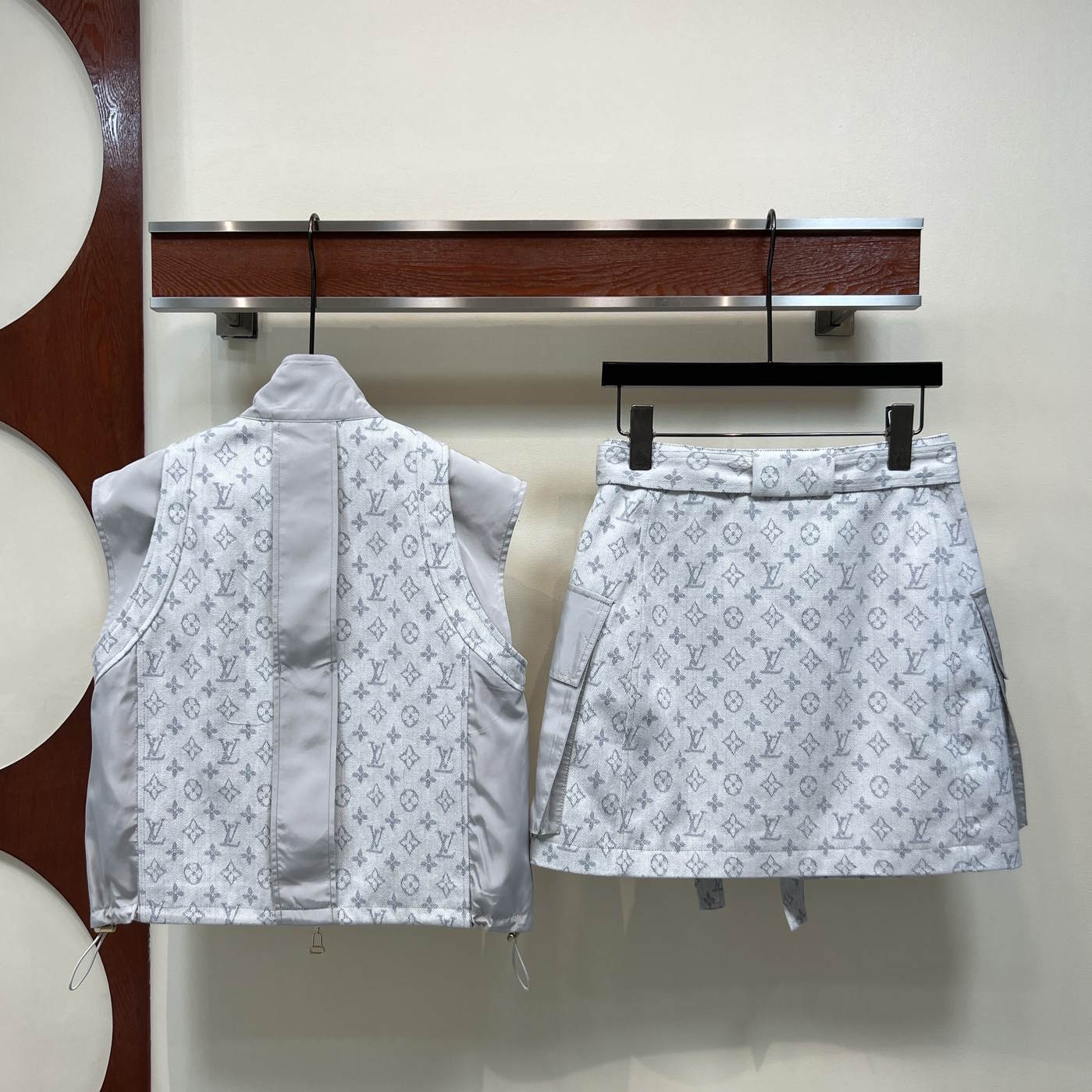 LU  Woman  jacket and short set GQ