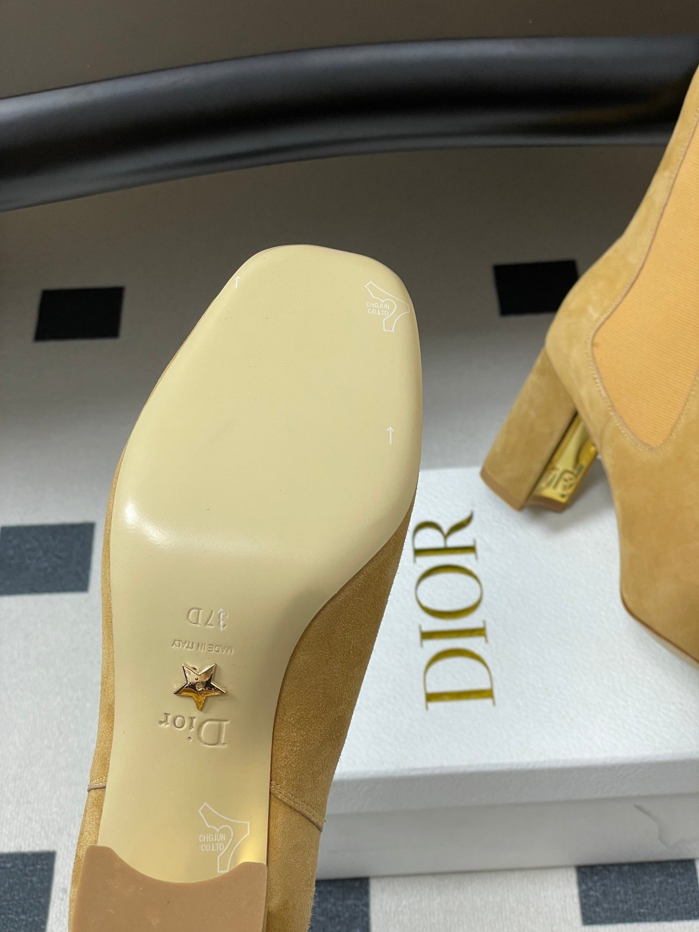 CHD Woman Boots 2 Color's