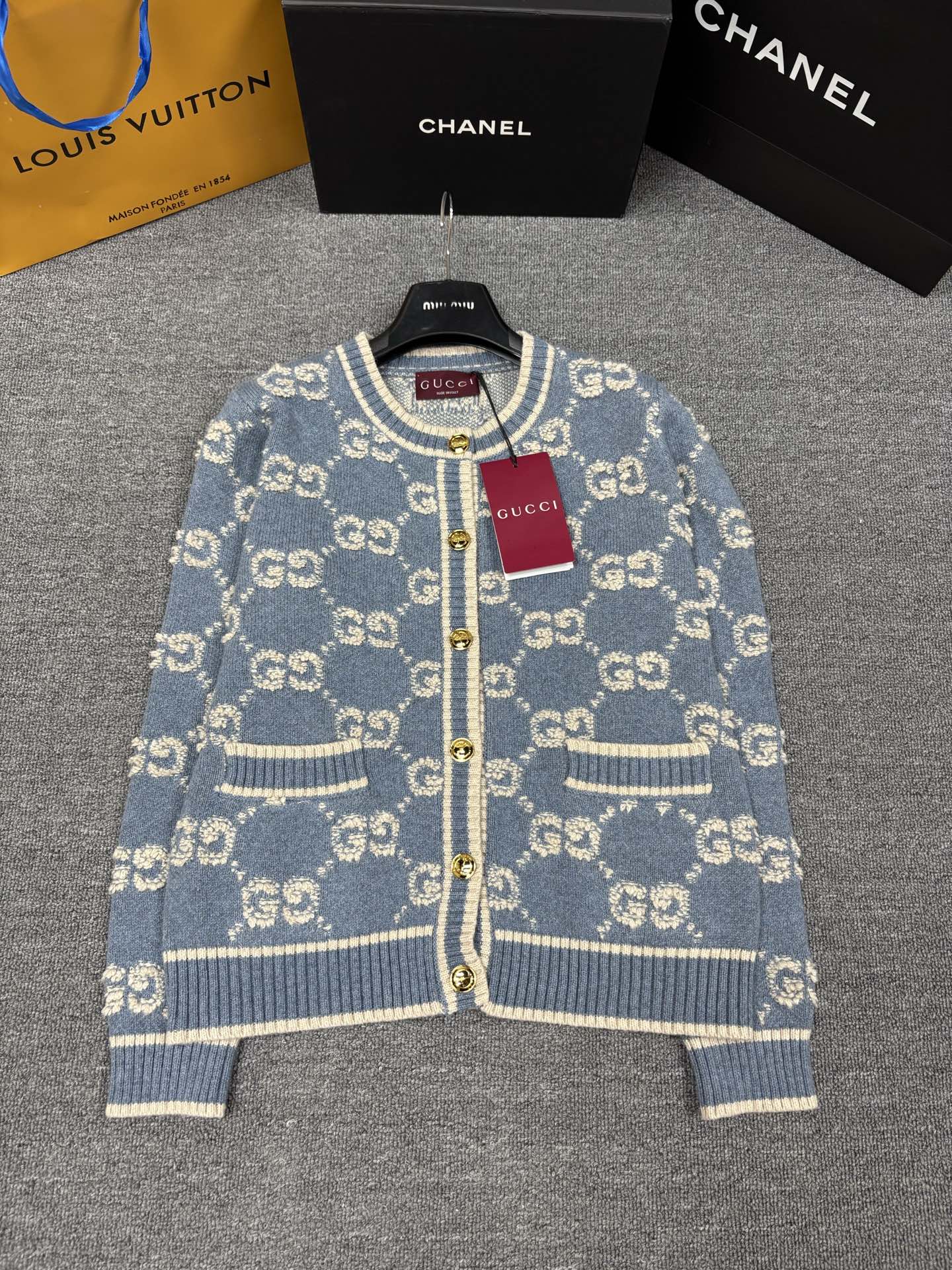 GU Sweater Jacket Monogram