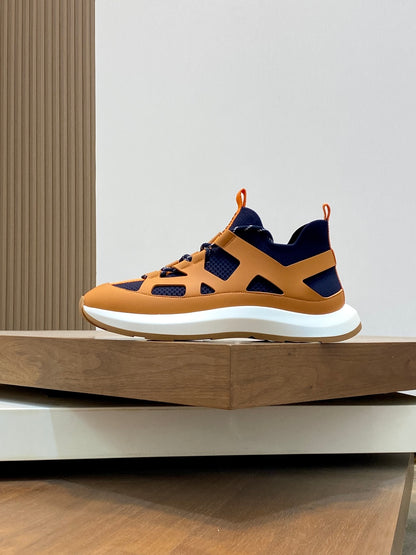 HRM Sneakers