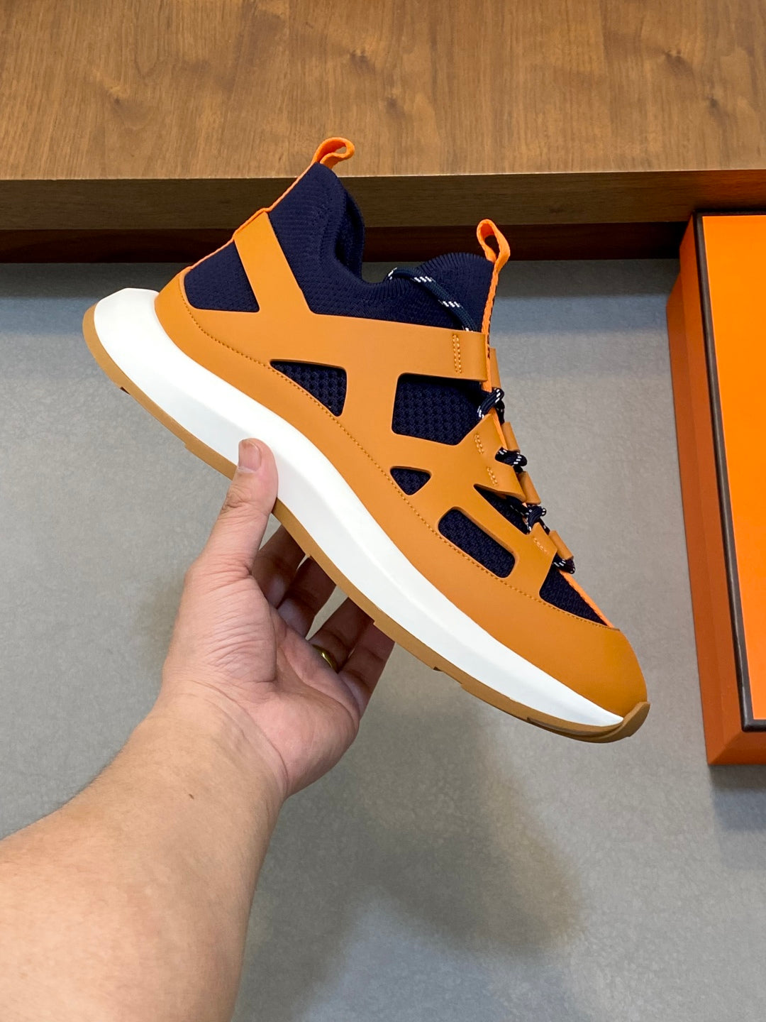 HRM Sneakers