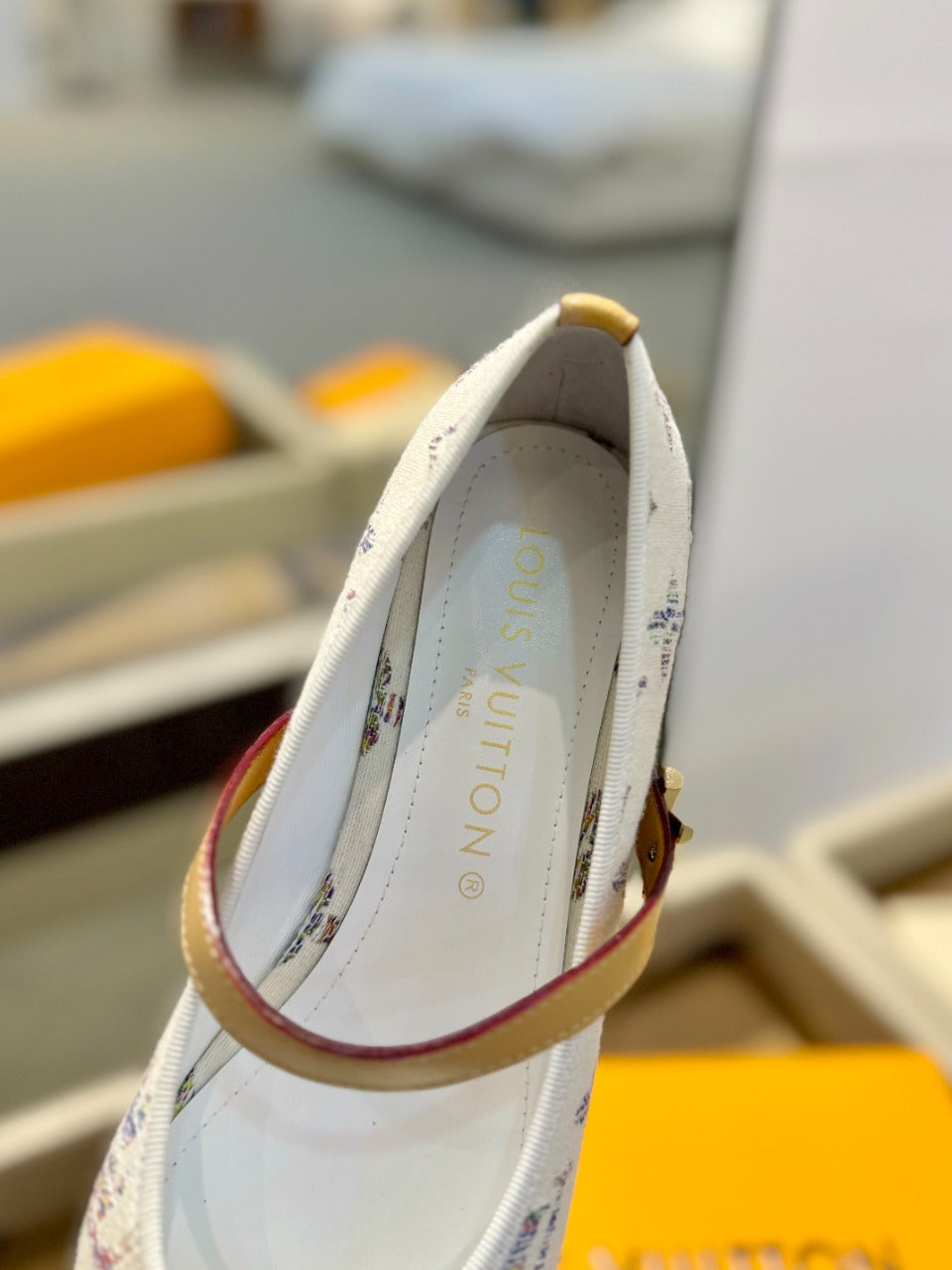 LU Sandals  2 Color's