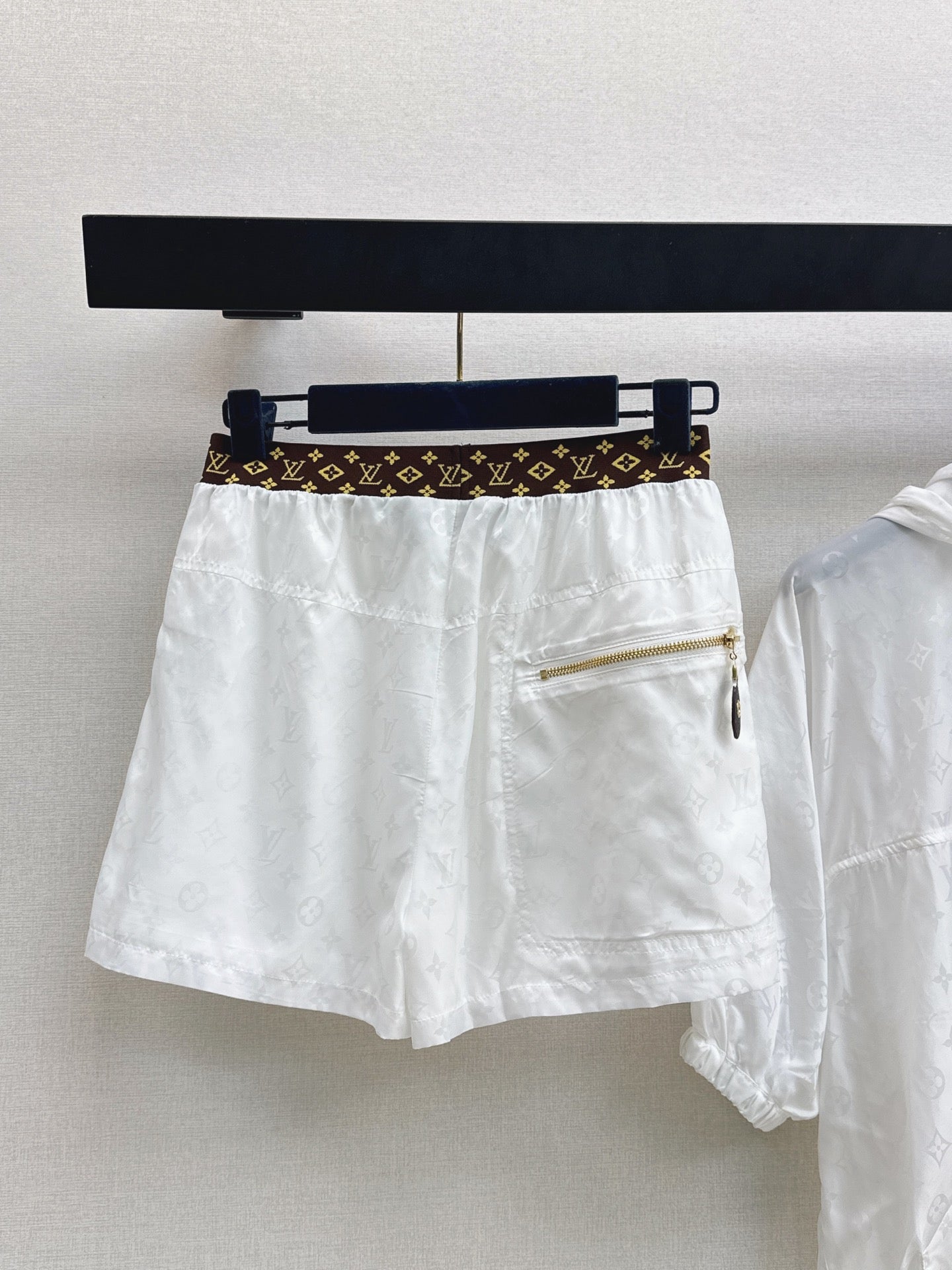 LU   Woman  jacket and pants set  2 Color's GQ