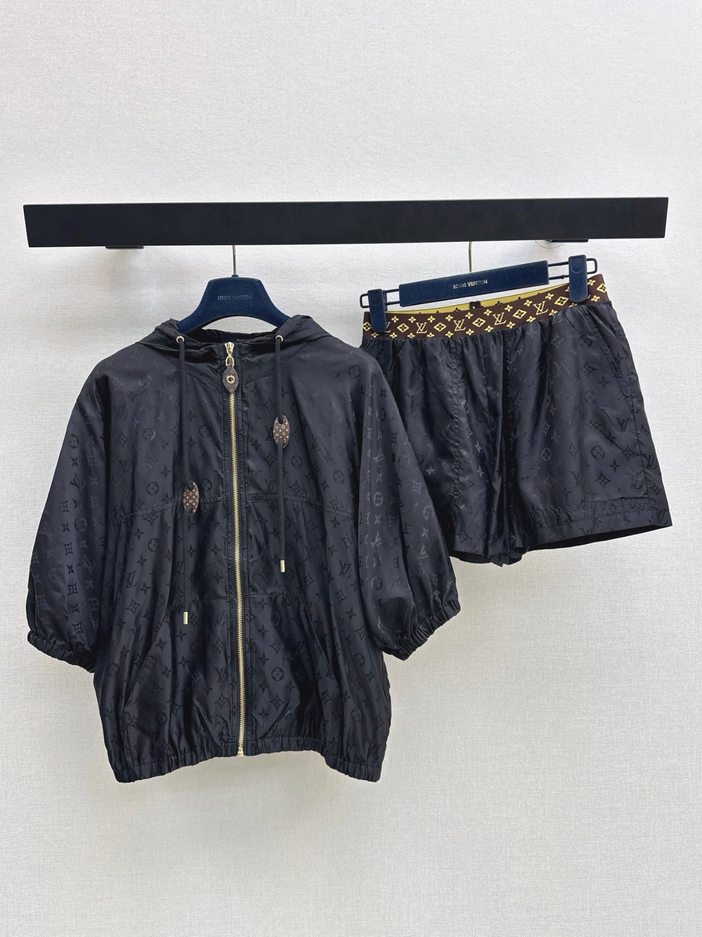 LU   Woman  jacket and pants set  2 Color's GQ