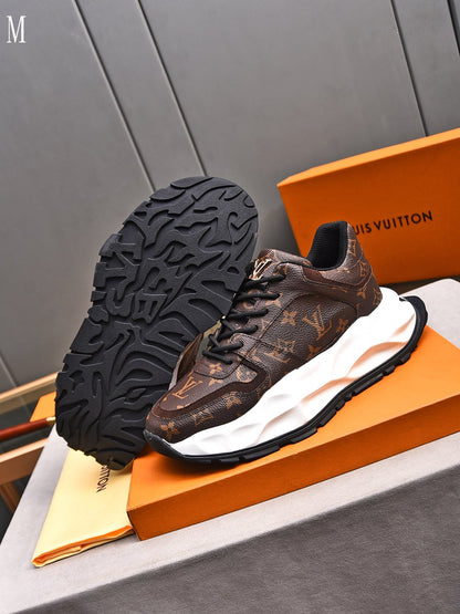 LU  Sneakers 46