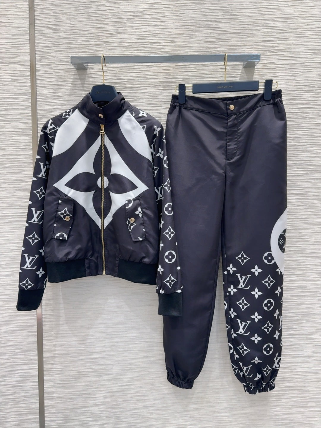 LU Sport Suits  Woman limited GQ