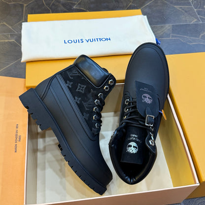 LU Boots 46